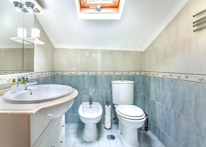 Casa Mouraria Castle Views *